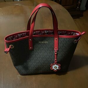Michael Kors Carter tote,